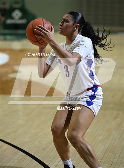 Thumbnail 1 in Portsmouth vs. Fairland (OHSAA DIV V State Semifinal) photogallery.