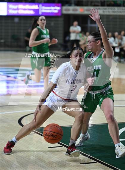 Thumbnail 1 in Portsmouth vs. Fairland (OHSAA DIV V State Semifinal) photogallery.