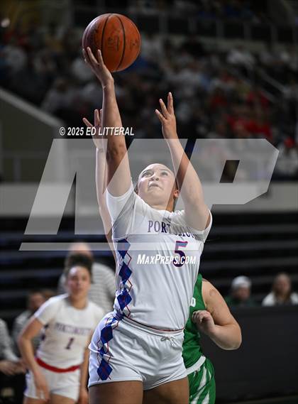 Thumbnail 3 in Portsmouth vs. Fairland (OHSAA DIV V State Semifinal) photogallery.
