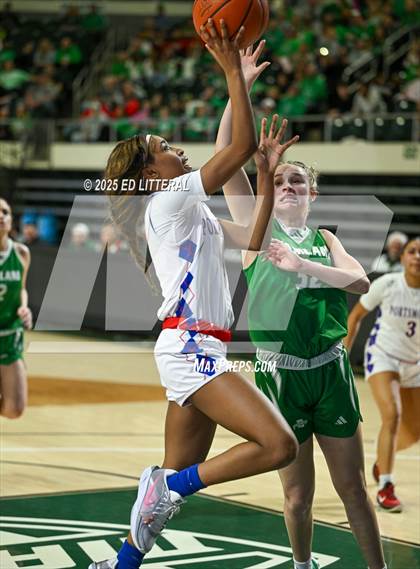 Thumbnail 1 in Portsmouth vs. Fairland (OHSAA DIV V State Semifinal) photogallery.