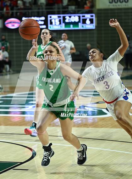 Thumbnail 2 in Portsmouth vs. Fairland (OHSAA DIV V State Semifinal) photogallery.