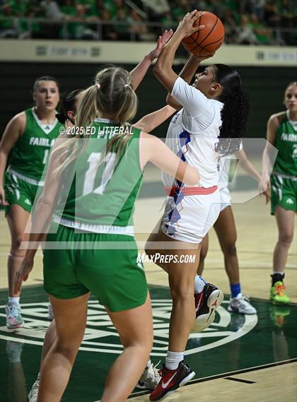Thumbnail 1 in Portsmouth vs. Fairland (OHSAA DIV V State Semifinal) photogallery.