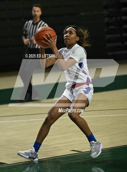 Thumbnail 2 in Portsmouth vs. Fairland (OHSAA DIV V State Semifinal) photogallery.