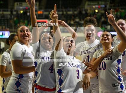 Thumbnail 1 in Portsmouth vs. Fairland (OHSAA DIV V State Semifinal) photogallery.