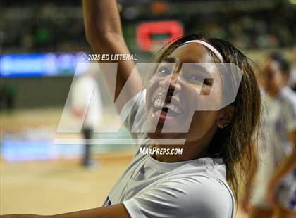 Thumbnail 3 in Portsmouth vs. Fairland (OHSAA DIV V State Semifinal) photogallery.