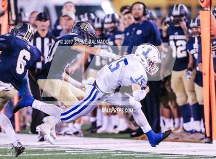 Thumbnail 2 in Holy Cross vs Jesuit photogallery.