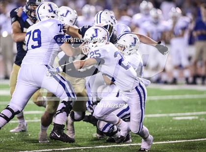 Thumbnail 3 in Holy Cross vs Jesuit photogallery.