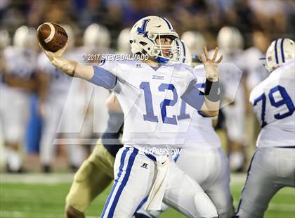 Thumbnail 2 in Holy Cross vs Jesuit photogallery.