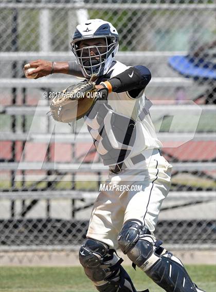 Thumbnail 3 in St. John Bosco vs. Edison (G2) photogallery.