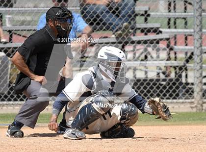 Thumbnail 3 in St. John Bosco vs. Edison (G2) photogallery.