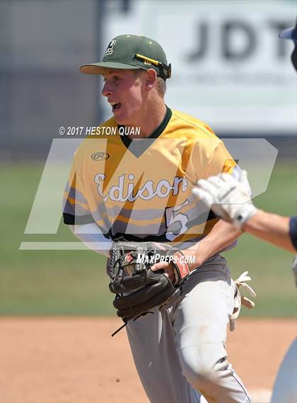 Thumbnail 1 in St. John Bosco vs. Edison (G2) photogallery.