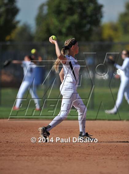 Thumbnail 3 in Fossil Ridge vs. Castle View  (CHSAA 5A Semi-Final) photogallery.