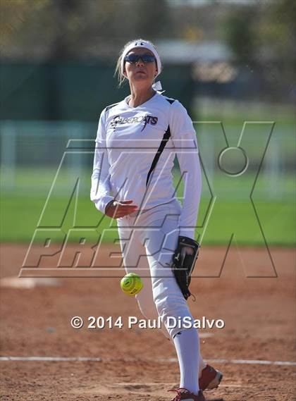 Thumbnail 2 in Fossil Ridge vs. Castle View  (CHSAA 5A Semi-Final) photogallery.