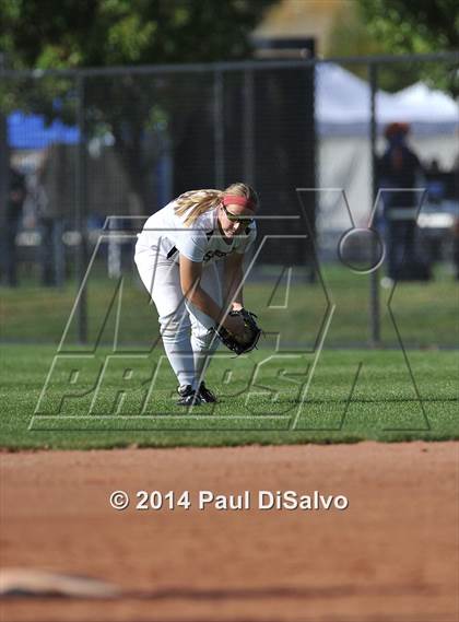 Thumbnail 3 in Fossil Ridge vs. Castle View  (CHSAA 5A Semi-Final) photogallery.