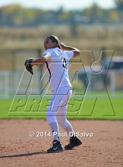 Thumbnail 3 in Fossil Ridge vs. Castle View  (CHSAA 5A Semi-Final) photogallery.