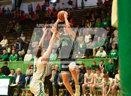 Thumbnail 3 in Yorktown vs. New Castle (IHSAA 3A Section 24 Semifinal) photogallery.