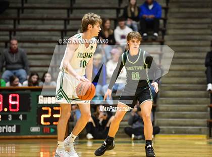 Thumbnail 3 in Yorktown vs. New Castle (IHSAA 3A Section 24 Semifinal) photogallery.
