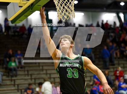 Thumbnail 1 in Yorktown vs. New Castle (IHSAA 3A Section 24 Semifinal) photogallery.