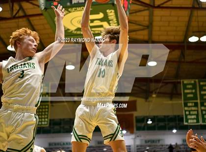 Thumbnail 2 in Yorktown vs. New Castle (IHSAA 3A Section 24 Semifinal) photogallery.