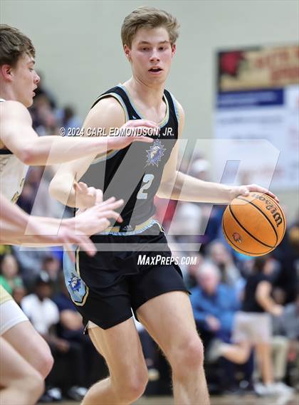 Thumbnail 1 in Brentwood vs Independence photogallery.