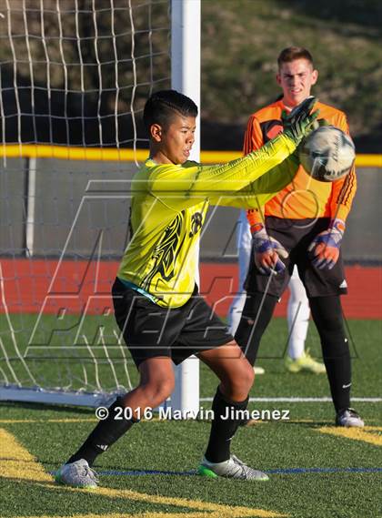 Thumbnail 3 in Palos Verdes vs. Royal photogallery.