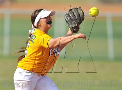 Thumbnail 1 in Charter Oak @ Loara photogallery.
