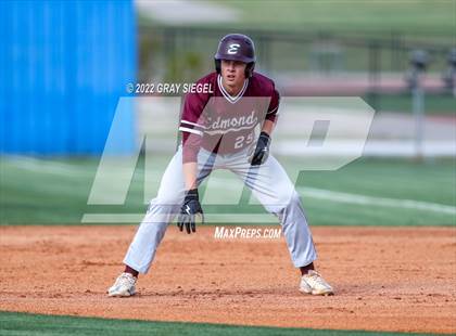Thumbnail 2 in Edmond Memorial @ Deer Creek photogallery.