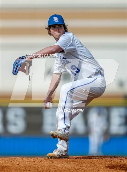 Thumbnail 2 in Edmond Memorial @ Deer Creek photogallery.
