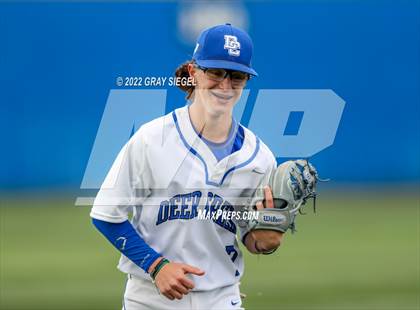 Thumbnail 2 in Edmond Memorial @ Deer Creek photogallery.