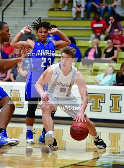 Thumbnail 3 in Cedarville vs. Paris  (AAA 3A Regional playoff) photogallery.
