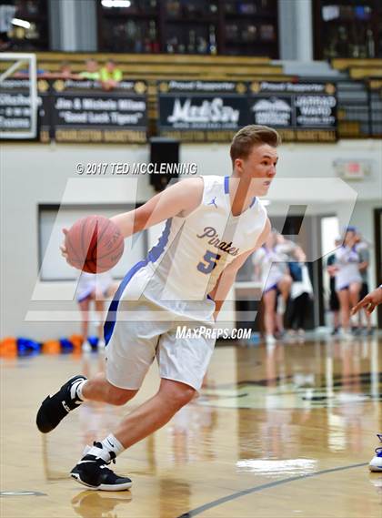 Thumbnail 3 in Cedarville vs. Paris  (AAA 3A Regional playoff) photogallery.
