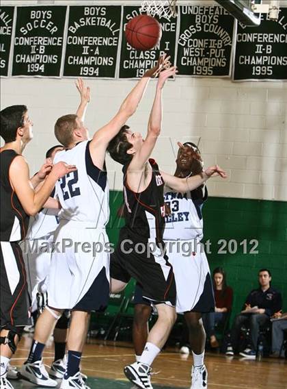 Thumbnail 3 in Putnam Valley vs. Croton-Harmon (5th Annual Putnam Challenge) photogallery.