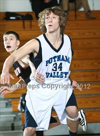 Thumbnail 2 in Putnam Valley vs. Croton-Harmon (5th Annual Putnam Challenge) photogallery.