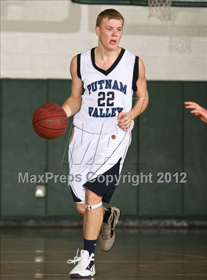 Thumbnail 1 in Putnam Valley vs. Croton-Harmon (5th Annual Putnam Challenge) photogallery.