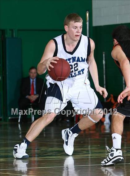 Thumbnail 2 in Putnam Valley vs. Croton-Harmon (5th Annual Putnam Challenge) photogallery.