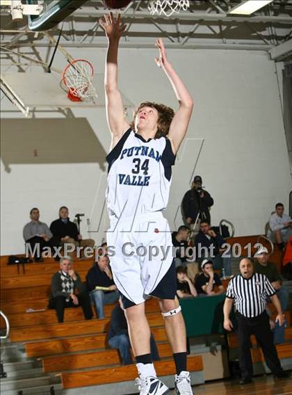 Thumbnail 2 in Putnam Valley vs. Croton-Harmon (5th Annual Putnam Challenge) photogallery.