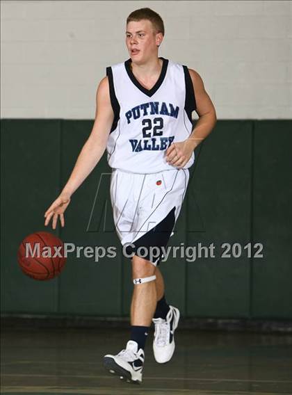 Thumbnail 3 in Putnam Valley vs. Croton-Harmon (5th Annual Putnam Challenge) photogallery.