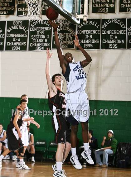 Thumbnail 1 in Putnam Valley vs. Croton-Harmon (5th Annual Putnam Challenge) photogallery.