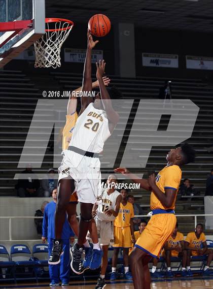 Thumbnail 1 in Fort Bend Elkins vs. Fort Bend Marshall (McDonald's Texas Invitational) photogallery.