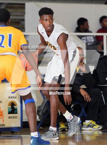 Thumbnail 2 in Fort Bend Elkins vs. Fort Bend Marshall (McDonald's Texas Invitational) photogallery.