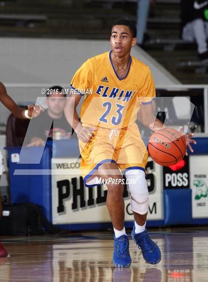 Thumbnail 1 in Fort Bend Elkins vs. Fort Bend Marshall (McDonald's Texas Invitational) photogallery.