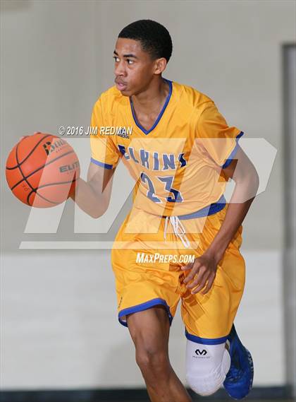 Thumbnail 2 in Fort Bend Elkins vs. Fort Bend Marshall (McDonald's Texas Invitational) photogallery.