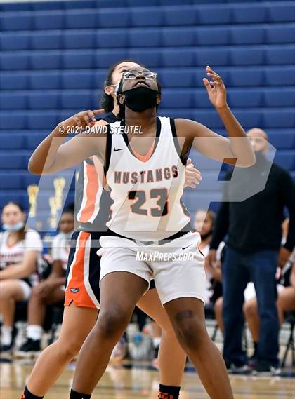 Thumbnail 1 in Cosumnes Oaks vs. Foothill (Rumble on the River) photogallery.
