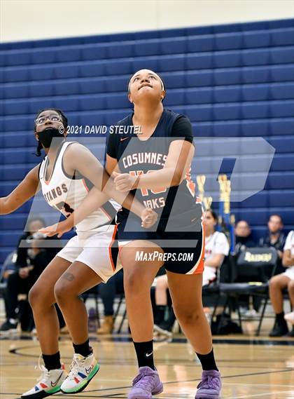 Thumbnail 3 in Cosumnes Oaks vs. Foothill (Rumble on the River) photogallery.
