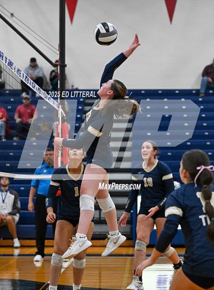Thumbnail 3 in Notre Dame vs. South Gallia (OHSAA Division VII District Semifinal) photogallery.