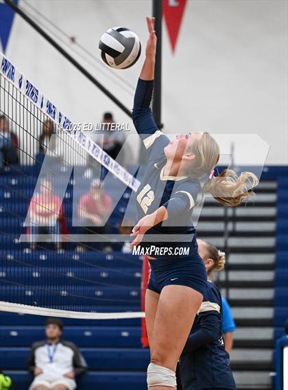 Thumbnail 2 in Notre Dame vs. South Gallia (OHSAA Division VII District Semifinal) photogallery.