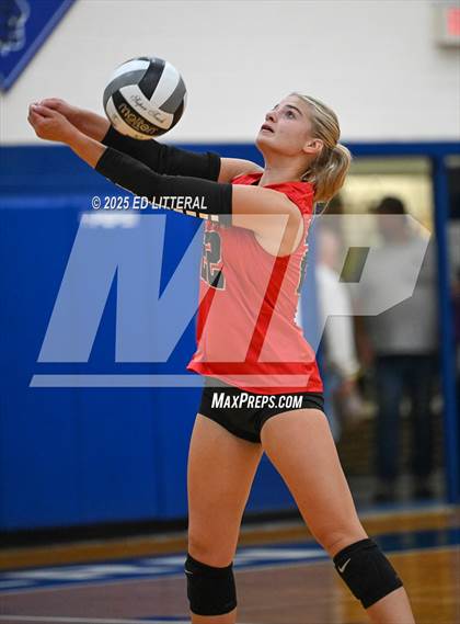 Thumbnail 1 in Notre Dame vs. South Gallia (OHSAA Division VII District Semifinal) photogallery.