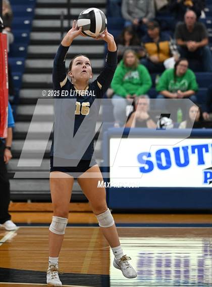 Thumbnail 2 in Notre Dame vs. South Gallia (OHSAA Division VII District Semifinal) photogallery.