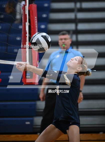 Thumbnail 3 in Notre Dame vs. South Gallia (OHSAA Division VII District Semifinal) photogallery.