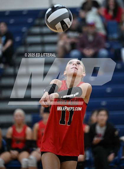 Thumbnail 3 in Notre Dame vs. South Gallia (OHSAA Division VII District Semifinal) photogallery.